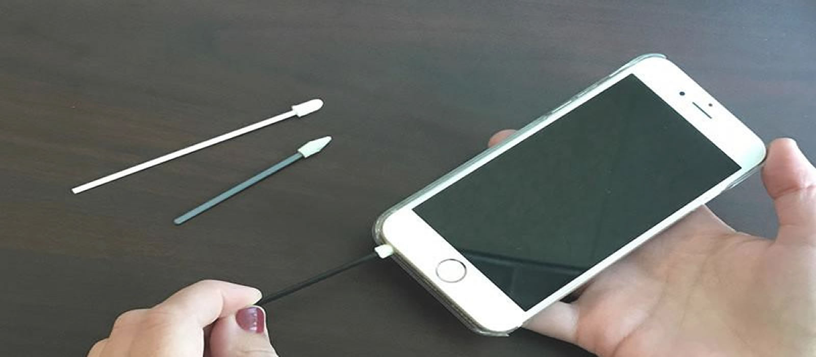 Swab-its foam swabs for cleaning cell phones